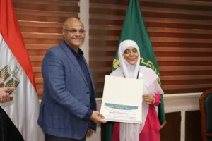 محافظ القليوبية يكرم الطالبتين "بسملة وتغريد" بعد فوزهما في تحدي القراءة العربي بدبي.. نموذج مشرف لعزيمة وإبداع أبناء مصر