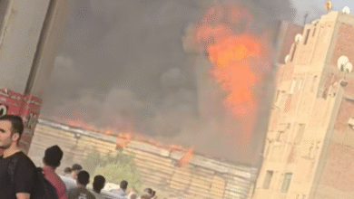 مصرع شخص في حريق داخل مخزن خردة بشبرا الخيمة.. دقائق من اللهب وحالة فزع بين الأهالي مصرع شخص في حريق داخل مخزن خردة بشبرا الخيمة.. دقائق من اللهب وحالة فزع بين الأهالي