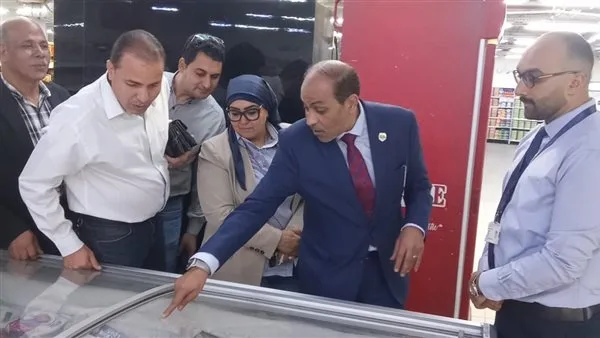القليوبية تواصل مبادرة «أسواق اليوم الواحد».. تخفيضات تصل إلى 30% لمواجهة غلاء الأسعار" القليوبية تواصل مبادرة «أسواق اليوم الواحد».. تخفيضات تصل إلى 30% لمواجهة غلاء الأسعار"