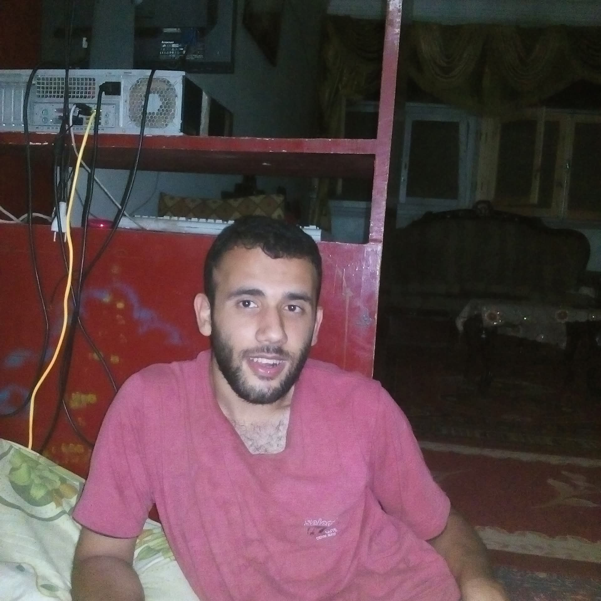 غرق شاب في نيل ميت العطار.. واستمرار جهود الإنقاذ للعثور على الجثمان وسط حزن أهالي القرية غرق شاب في نيل ميت العطار.. واستمرار جهود الإنقاذ للعثور على الجثمان وسط حزن أهالي القرية