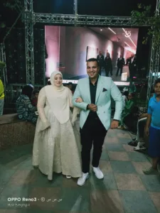 محافظ القليوبية يهنئ عروسين شاركا المواطنين فرحة افتتاح المتحف المصري الكبير بقليوب