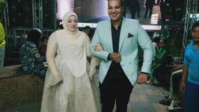 محافظ القليوبية يهنئ عروسين شاركا المواطنين فرحة افتتاح المتحف المصري الكبير بقليوب محافظ القليوبية يهنئ عروسين شاركا المواطنين فرحة افتتاح المتحف المصري الكبير بقليوب
