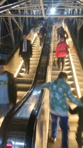 محافظ القليوبية يوجه بتركيب إضاءة "ليد" بسلم وابور الثلج ببنها ضمن خطة تطوير المرافق وتحسين المشهد الحضاري