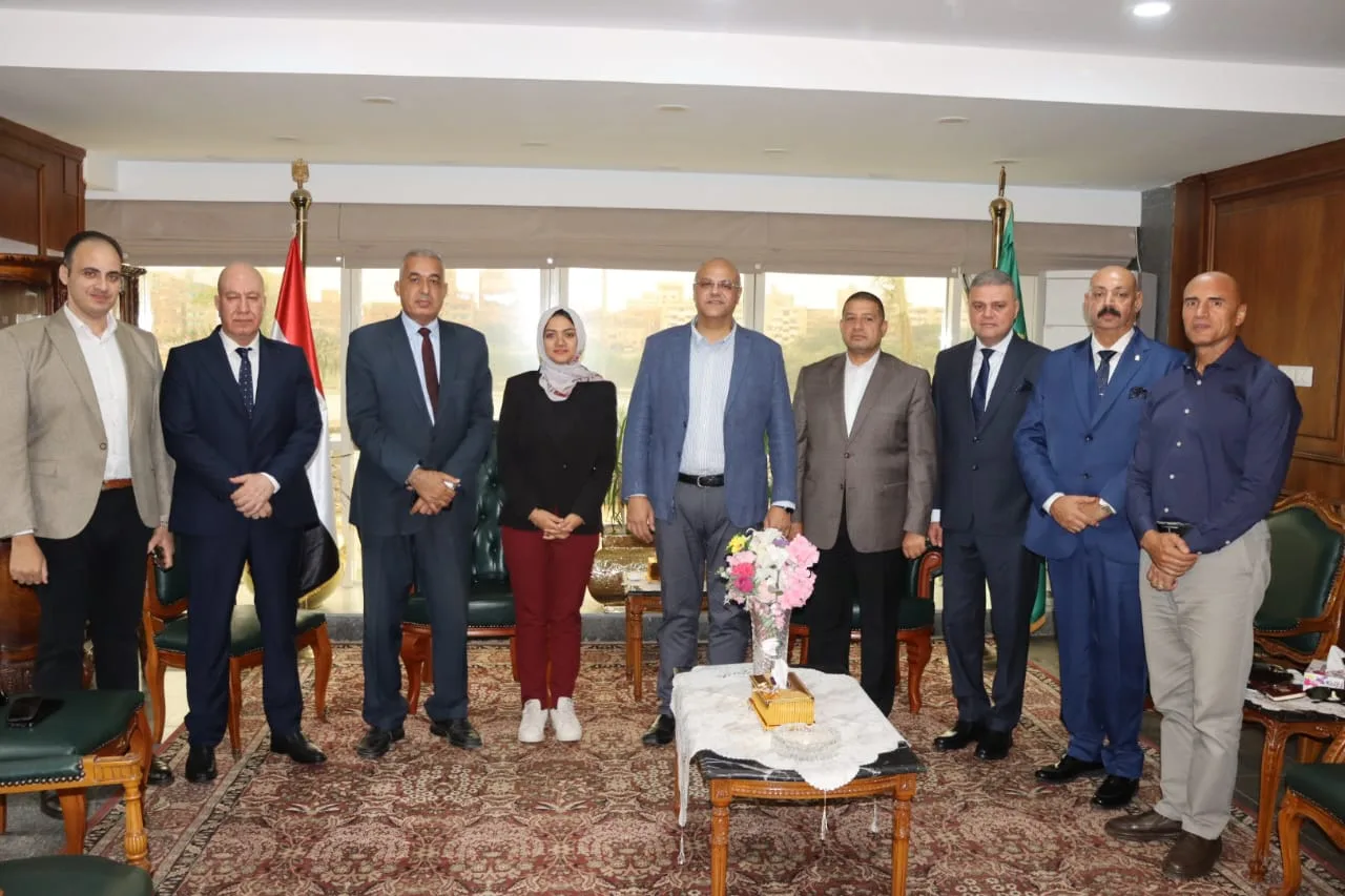 محافظ القليوبية يجتمع برؤساء المدن الجدد لمناقشة خطة العمل وتحديد أولويات المرحلة المقبلة
