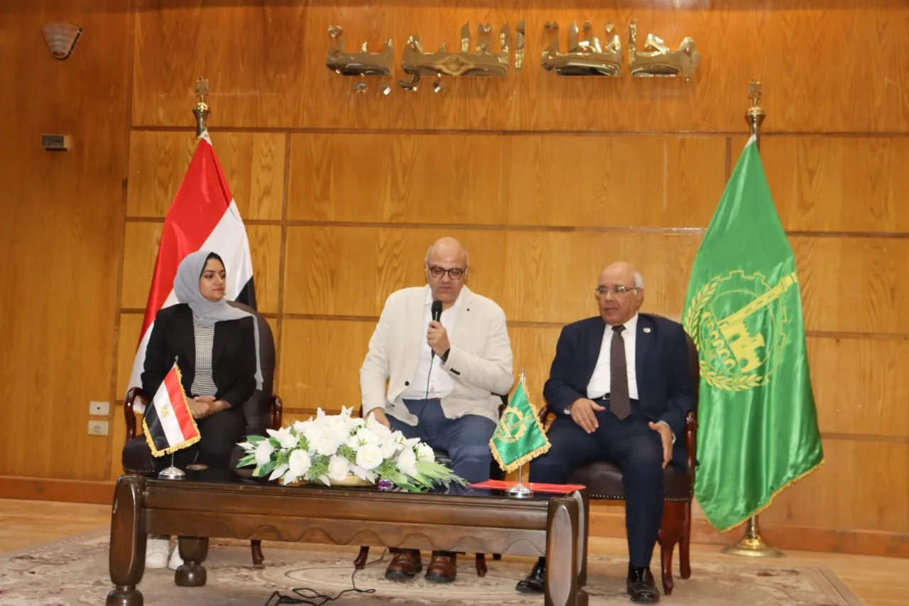 محافظ القليوبية يبحث إنشاء مجمع حضاري لتجار السيارات على الطريق الزراعي محافظ القليوبية يبحث إنشاء مجمع حضاري لتجار السيارات على الطريق الزراعي