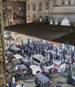 شاحن هاتف ينهي حياة أسرة كاملة في شبرا الخيمة.. جنازة مهيبة وحزن كبير