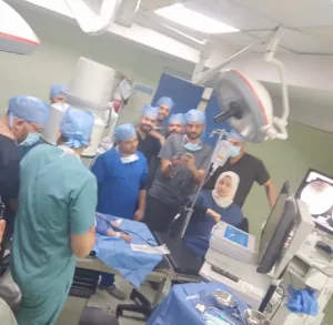 بطولة بيضاء داخل غرفة العمليات ببنها.. إنقاذ طفلة ابتلعت دبوسًا ظل في مريئها 6 أشهر