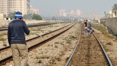 صيانة عاجلة لقضبان السكة الحديد بشبرا الخيمة بعد تداول فيديوهات تُظهر تلفً