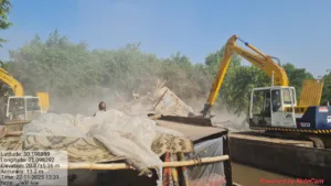 محافظ القليوبية يتابع إزالة 12 حالة تعدٍ "مغمورة بالمياه " بفرع رشيد بالقناطر الخيرية