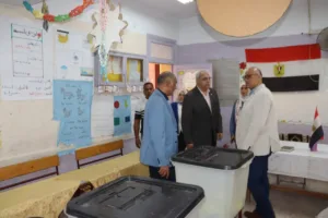 محافظ القليوبية يواصل جولاته التفقدية لليوم الثاني على التوالي ويؤكد جاهزية اللجان لاستقبال الناخبين