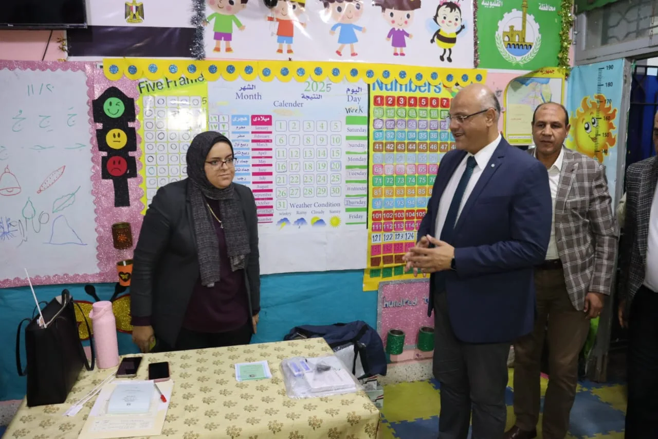 محافظ القليوبية يتفقد لجان بنها والعبور مساءً ويشيد بوعي المواطنين