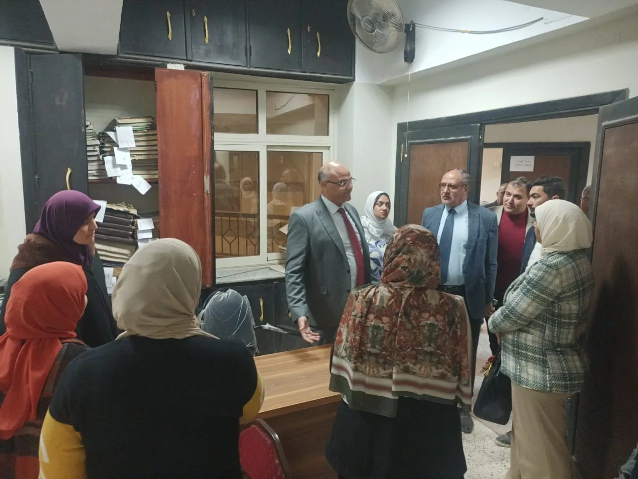 أيمن عطية يتابع سير العمل بشبين القناطر ويوجّه بالإسراع في إنجاز ملفات التصالح أيمن عطية يتابع سير العمل بشبين القناطر ويوجّه بالإسراع في إنجاز ملفات التصالح