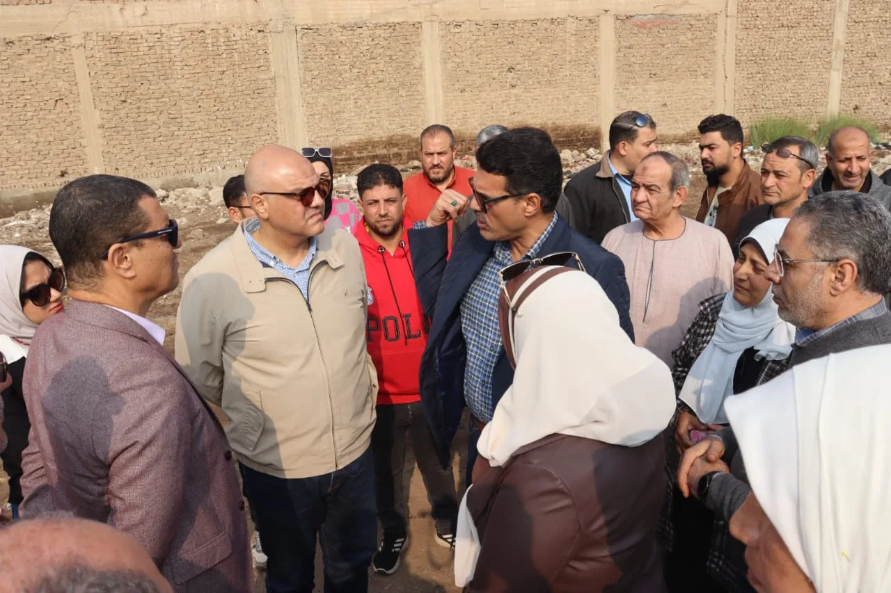 من قلب قرية المريج.. محافظ القليوبية يواجه مشكلات المواطنين ويوجه بحلول فورية