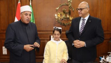محافظ القليوبية يستقبل الطالبة الفلسطينية "ريتاج" لإنهاء إجراءات التحاقها بالمعاهد الازهريه بالقليوبية محافظ القليوبية يستقبل الطالبة الفلسطينية "ريتاج" لإنهاء إجراءات التحاقها بالمعاهد الازهريه بالقليوبية