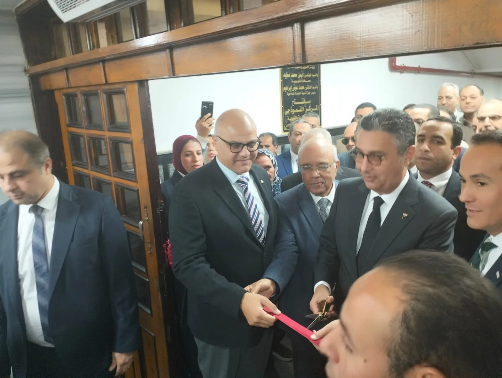 وزير التموين ومحافظ القليوبية يفتتحان المركز النموذجي بالغرفة التجارية وزير التموين ومحافظ القليوبية يفتتحان المركز النموذجي بالغرفة التجارية