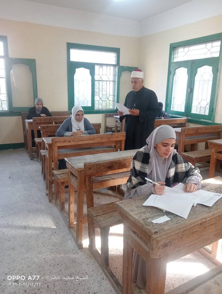القليوبية الأزهرية تشدد على الانضباط وتتابع امتحانات النقل الثانوي بدقة