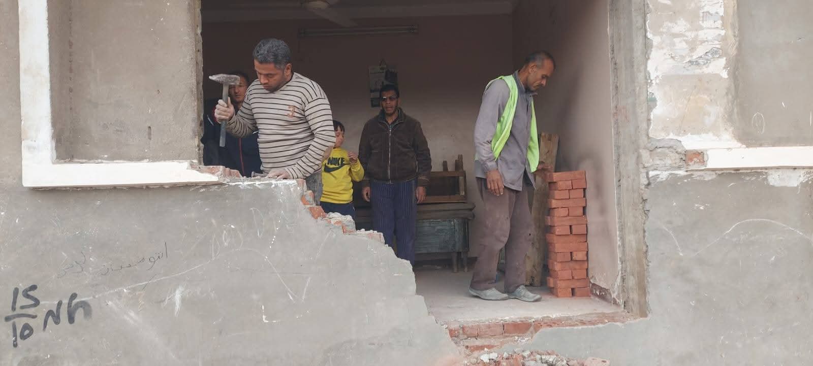 المقاولون العرب تبدأ إصلاح واجهات المنازل المتضررة بحادث القطار بطوخ