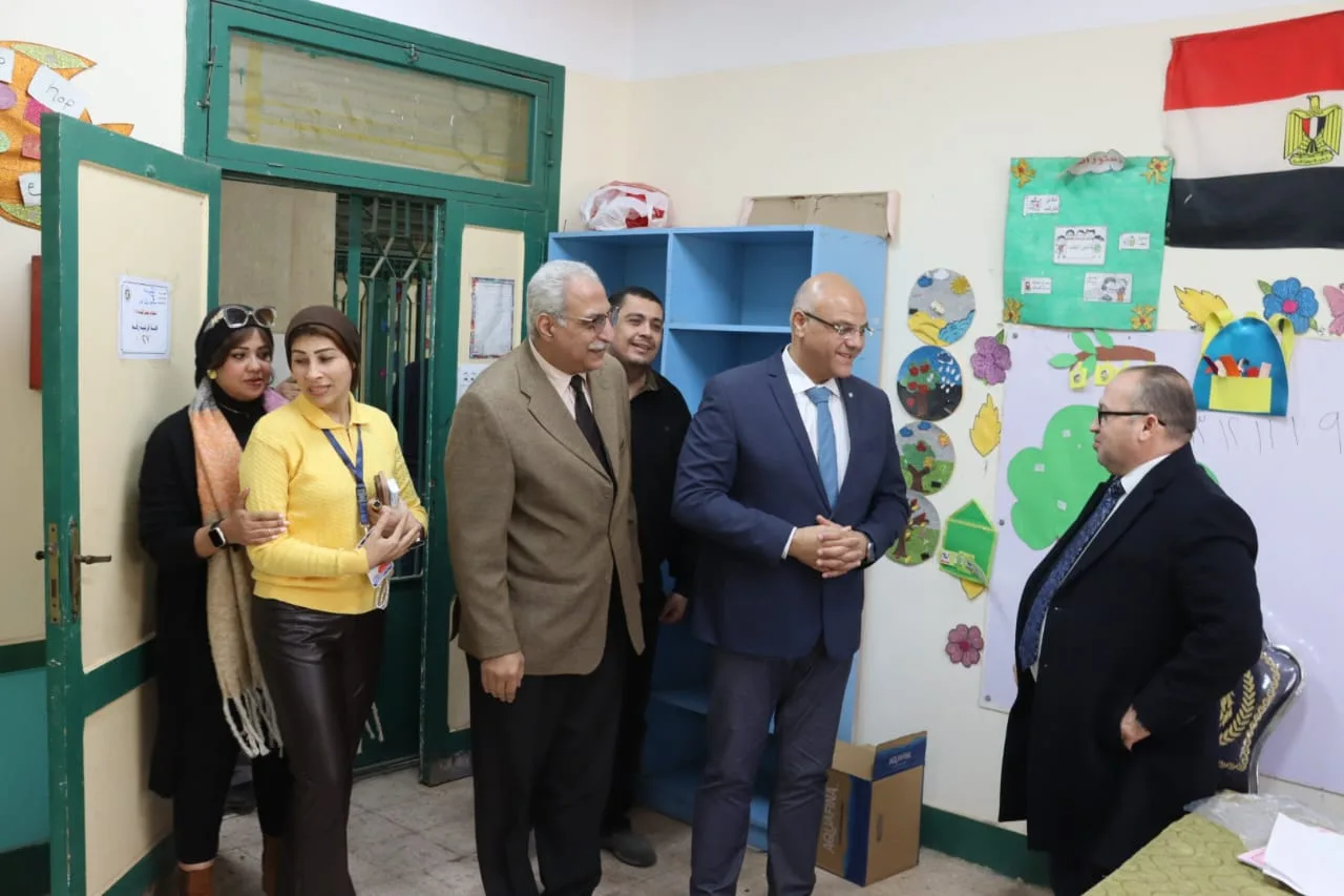 محافظ القليوبية يتفقد انتظام لجان "الإعادة" لانتخابات النواب في 5 مدن محافظ القليوبية يتفقد انتظام لجان "الإعادة" لانتخابات النواب في 5 مدن