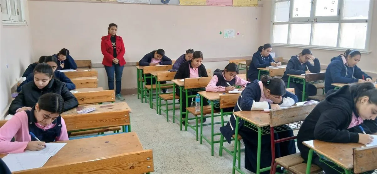 غلق وتشميع مكتبة بشبرا الخيمة بعد ثبوت تورطها في تسهيل تداول امتحان الإعدادية غلق وتشميع مكتبة بشبرا الخيمة بعد ثبوت تورطها في تسهيل تداول امتحان الإعدادية