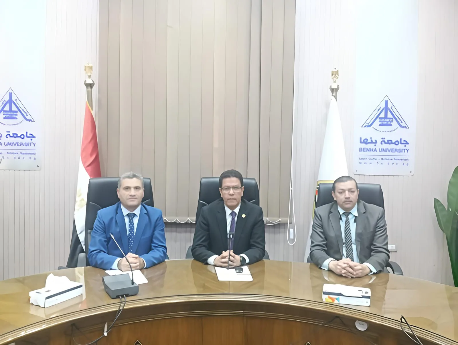 رئيس جامعة بنها يتابع التطبيقات التكنولوجية لشركة "بداية" لتسويق خدمات الج رئيس جامعة بنها يتابع التطبيقات التكنولوجية لشركة "بداية" لتسويق خدمات الج