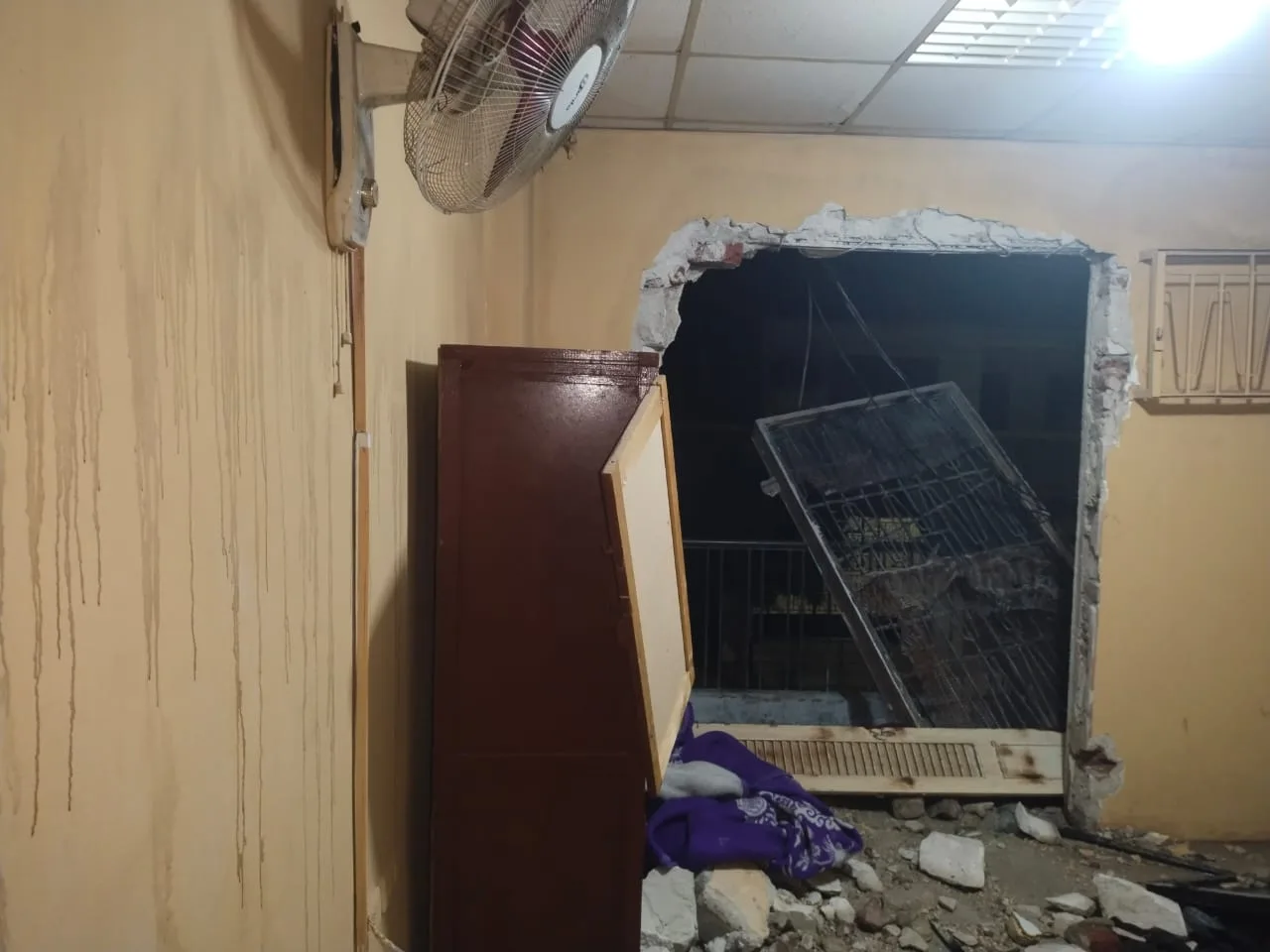 محافظ القليوبية: تشكيل لجنة عاجلة لمراجعة المراكز الطبية بعد حريق مصحة بنها محافظ القليوبية: تشكيل لجنة عاجلة لمراجعة المراكز الطبية بعد حريق مصحة بنها
