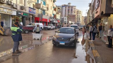 عودة حركة المرور إلى طبيعتها بشارع الخدمة الاجتماعية ببنها بعد إصلاح كسر ماسورة المياه