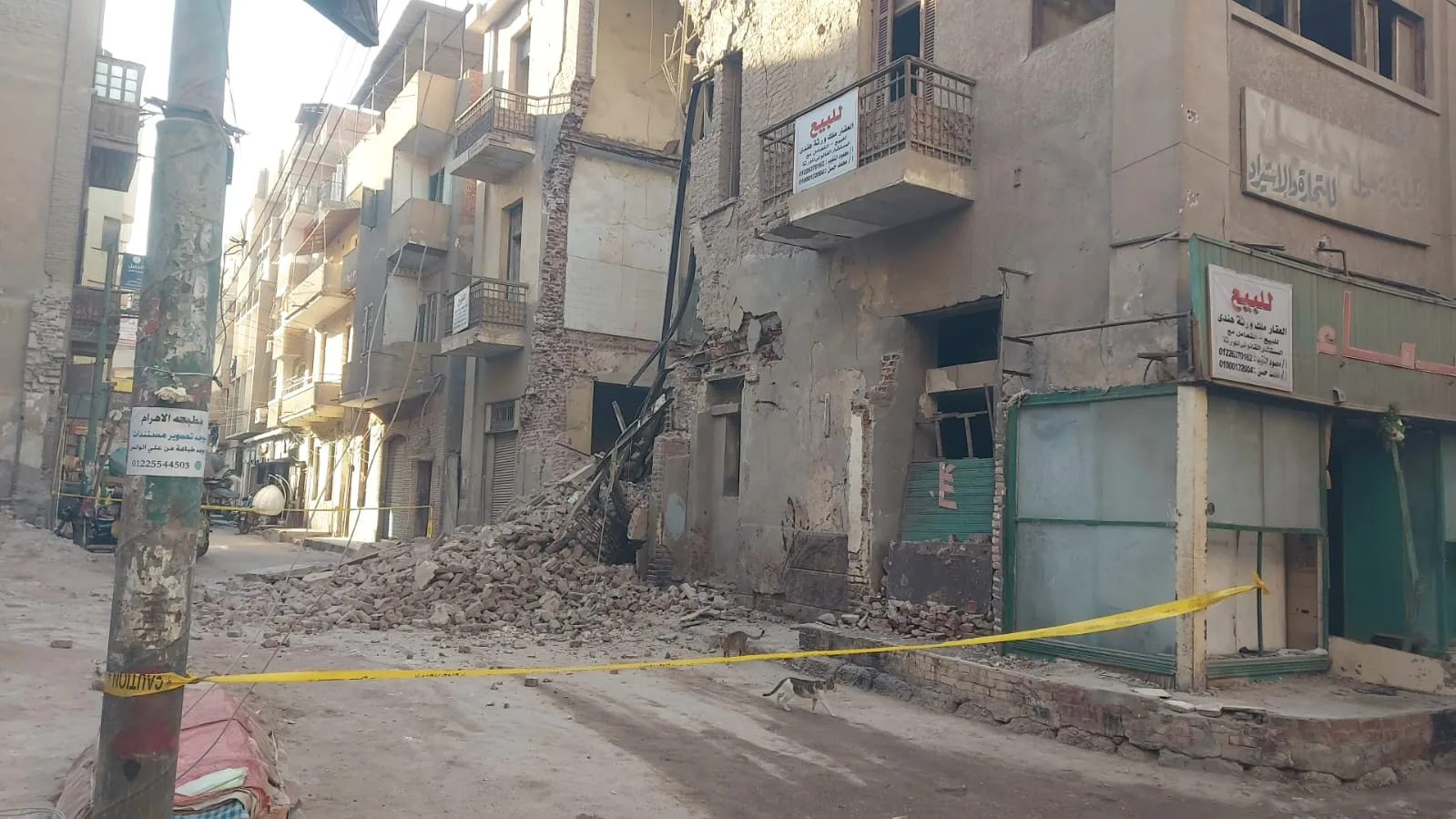 محافظ القليوبية يشكل لجنة هندسية لمعاينة انهيار جزئي بمبنى قديم في بنها