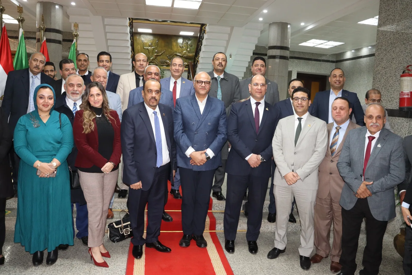 محافظ القليوبية يعقد لقاءً تعارفيًا مع أعضاء مجلسي النواب والشيوخ محافظ القليوبية يعقد لقاءً تعارفيًا مع أعضاء مجلسي النواب والشيوخ