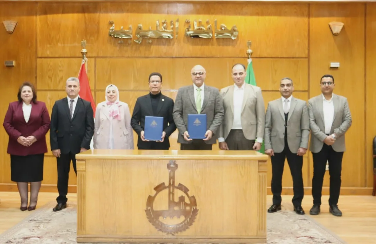 محافظ القليوبية ورئيس جامعة بنها يوقعان بروتوكول تعاون لتحقيق التنمية المستدامة وخدمة المجتمع محافظ القليوبية ورئيس جامعة بنها يوقعان بروتوكول تعاون لتحقيق التنمية المستدامة وخدمة المجتمع