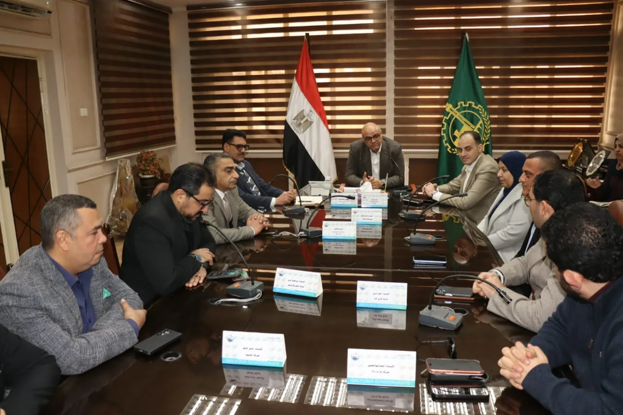 محافظ القليوبية يفتح ملف مشكلات مستثمري المنطقة الاستثمارية ببنها ويوجه بدعم فوري للتوسعات وتوفير فرص العمل محافظ القليوبية يفتح ملف مشكلات مستثمري المنطقة الاستثمارية ببنها ويوجه بدعم فوري للتوسعات وتوفير فرص العمل