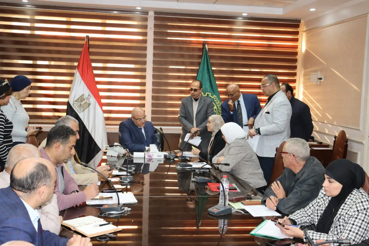 محافظ القليوبية يعقد اللقاء الجماهيري الأسبوعي بالديوان العام لحل مشاكل المواطنين