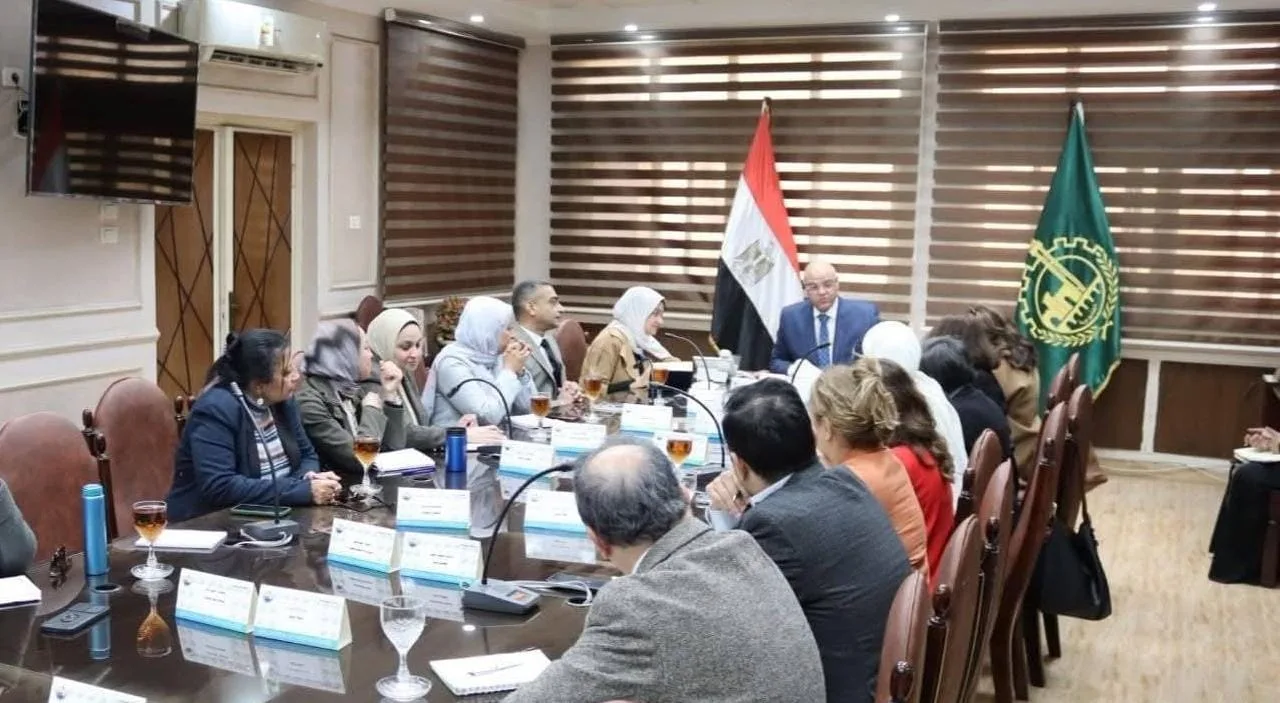 القليوبية تتابع تنفيذ مشروع إدارة تلوث الهواء والمخلفات بالتعاون مع البنك الدولي