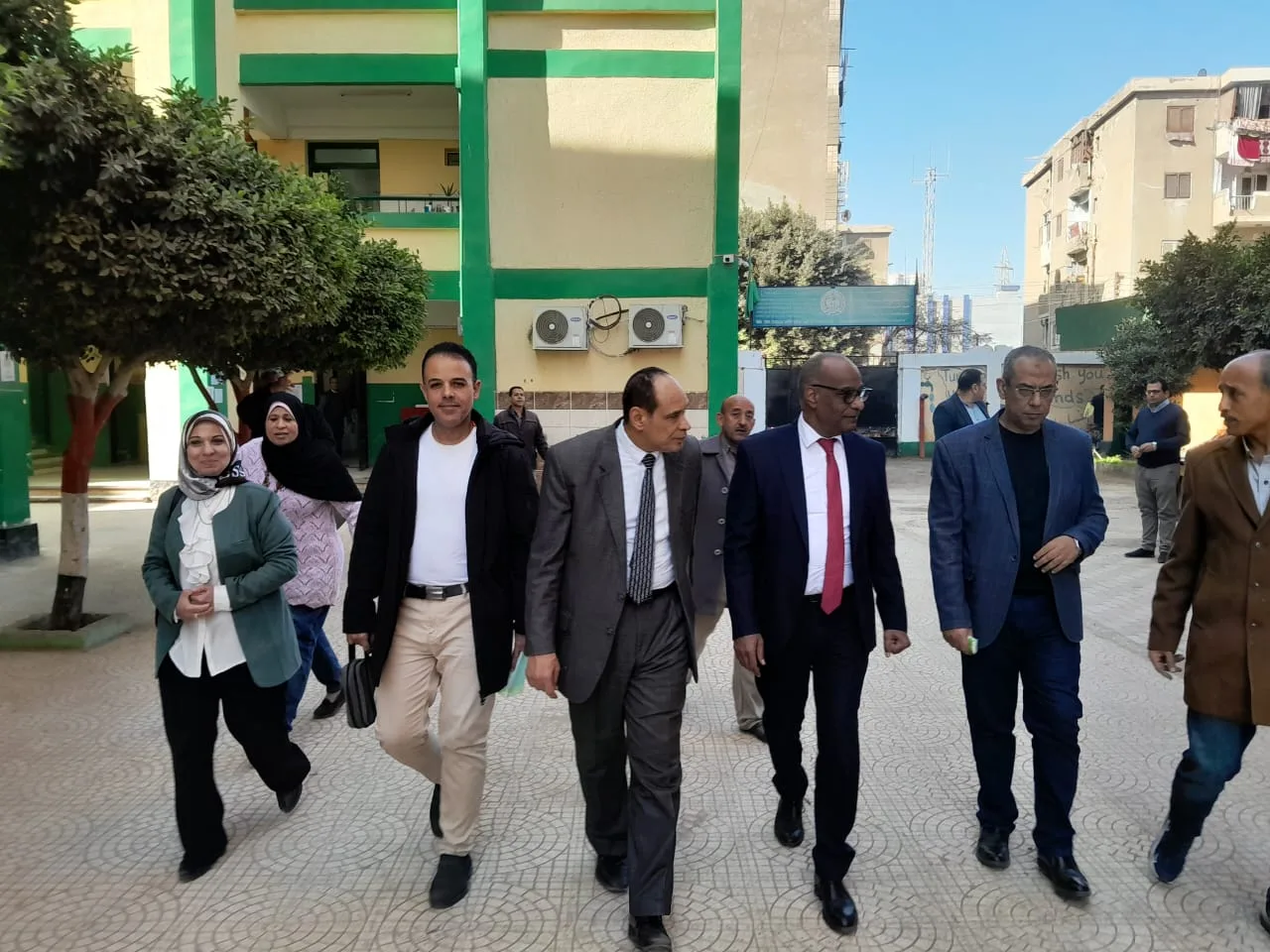 مساعد وزير التعليم يشدد على الانضباط والحضور خلال جولته بمدارس القليوبية مساعد وزير التعليم يشدد على الانضباط والحضور خلال جولته بمدارس القليوبية