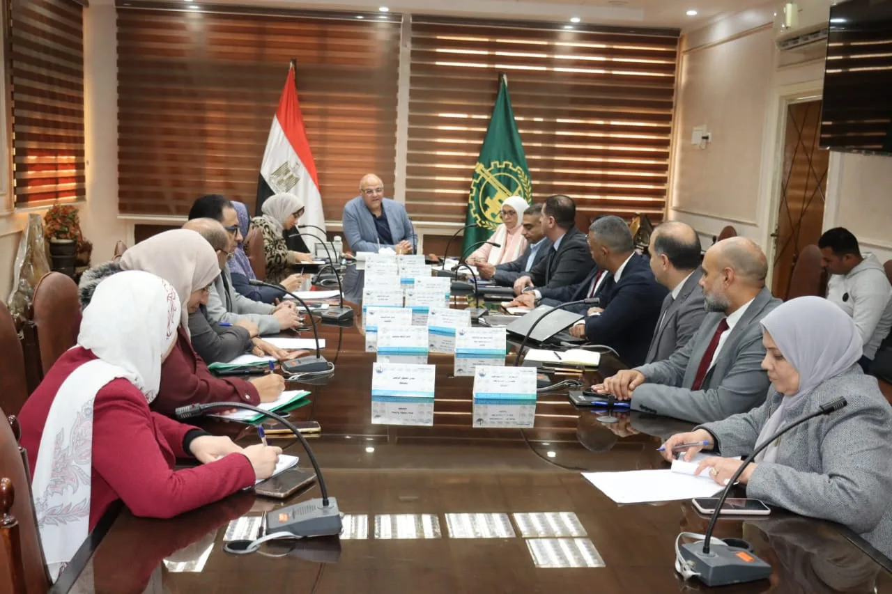 محافظ القليوبية يقود التحول الرقمي بتعميم «طوالي» للدفع الإلكتروني في الأتوبيسات