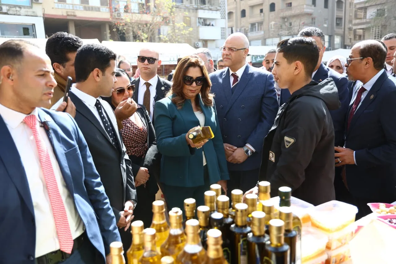 وزيرا التموين والتنمية المحلية يفتتحان معرض «كنوز مطروح» ببنها وزيرا التموين والتنمية المحلية يفتتحان معرض «كنوز مطروح» ببنها