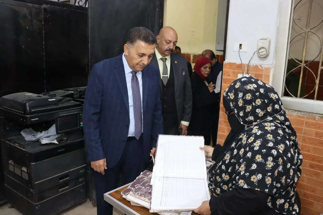 محافظ القليوبية يُجري جولة مفاجئة صباحية بحي شرق شبرا الخيمة