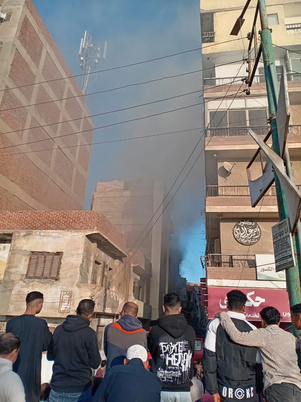 السيطرة على حريق اندلع داخل منزل مكوَّن من ثلاثة طوابق بمدينة بنها السيطرة على حريق اندلع داخل منزل مكوَّن من ثلاثة طوابق بمدينة بنها