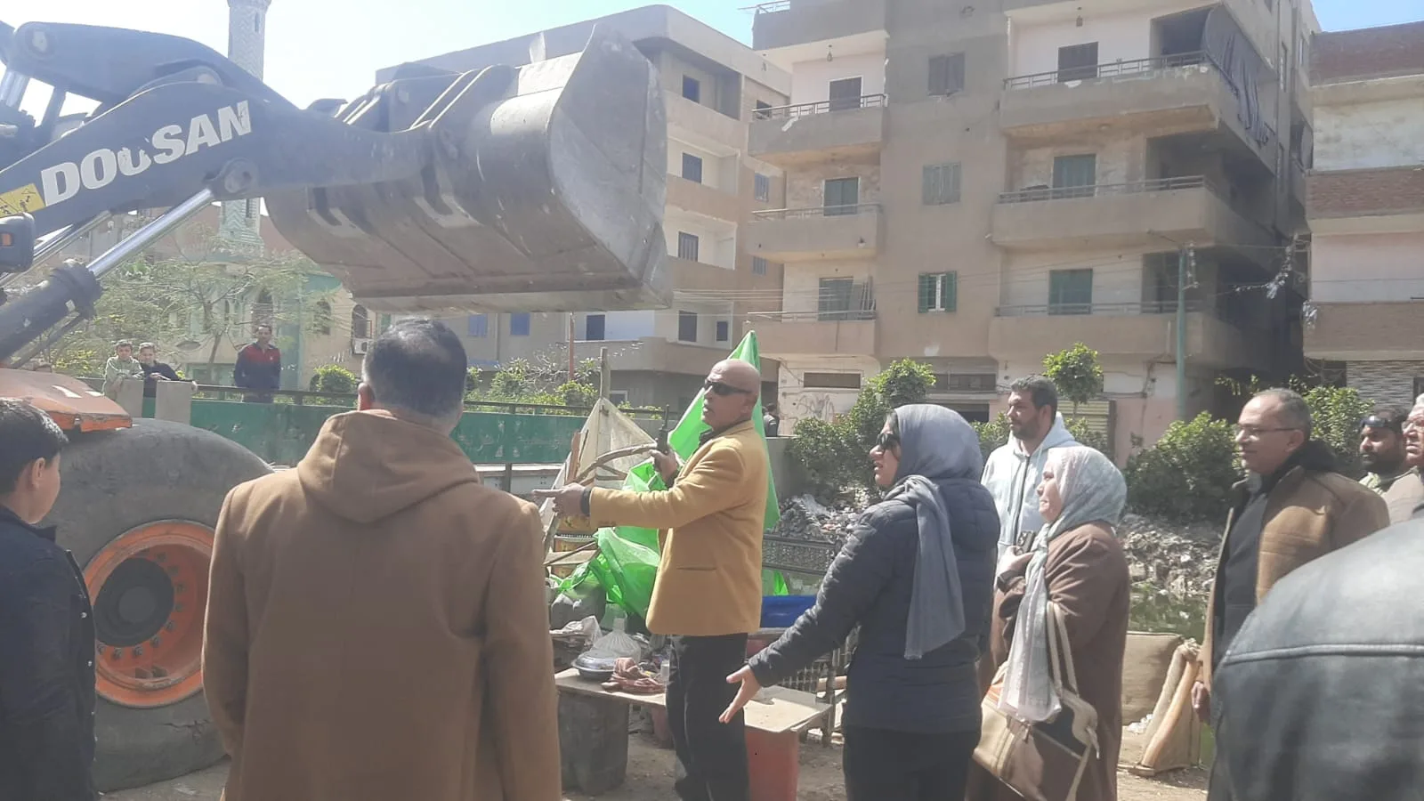 تنفيذًا لتوجيهات محافظ القليوبية.. حملة مكبرة لإزالة الإشغالات ورفع المخلفات بمدينة قليوب