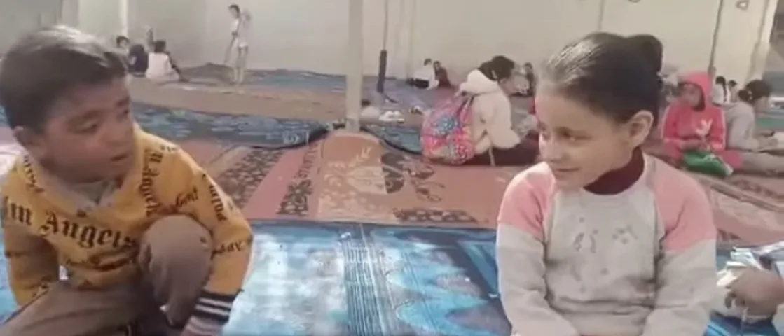 من قلب الكُتّاب إلى تريند فيسبوك.. طفلان من القليوبية يُعيدان للقرآن بريقه ويتصدران الإشادة من قلب الكُتّاب إلى تريند فيسبوك.. طفلان من القليوبية يُعيدان للقرآن بريقه ويتصدران الإشادة