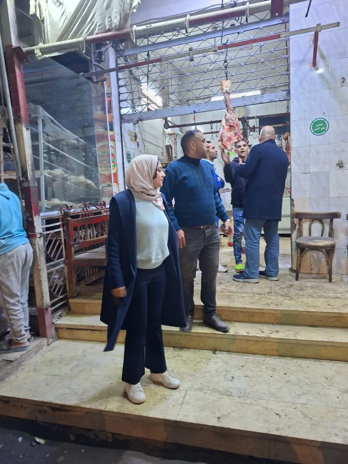 ضربة قوية للأسواق المخالفة بغرب شبرا الخيمة: ضبط سجائر مهربة ولحوم غير صالحة وإزالة إشغالات تنفيذًا لتوجيهات محافظ القليوبية ضربة قوية للأسواق المخالفة بغرب شبرا الخيمة: ضبط سجائر مهربة ولحوم غير صالحة وإزالة إشغالات تنفيذًا لتوجيهات محافظ القليوبية
