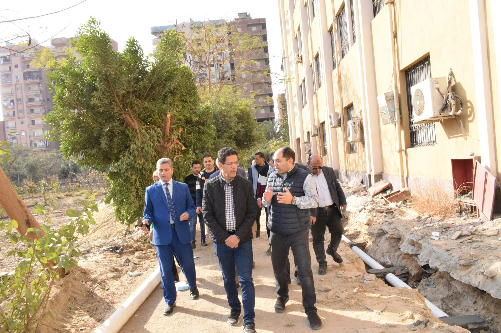 رئيس جامعة بنها يتفقد زراعة النخيل والمنشآت الجديدة بكفر سعد ويؤكد دعم مبادرة «100 مليون شجرة» رئيس جامعة بنها يتفقد زراعة النخيل والمنشآت الجديدة بكفر سعد ويؤكد دعم مبادرة «100 مليون شجرة»