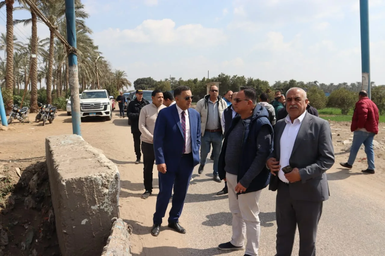 استجابة لشكاوى المواطنين.. محافظ القليوبية يتفقد طنان ويبحث حل المشكلات استجابة لشكاوى المواطنين.. محافظ القليوبية يتفقد طنان ويبحث حل المشكلات