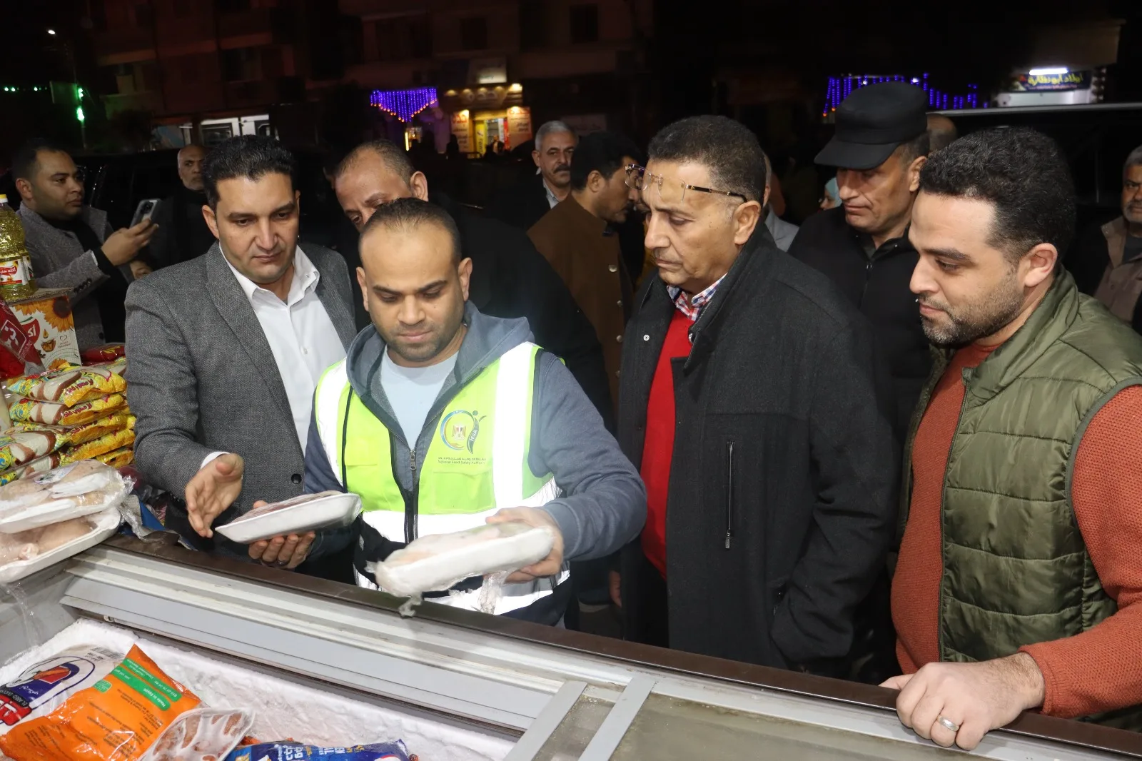 ضربات رقابية حاسمة بطوخ.. إعدام لحوم فاسدة وغلق محال مخالفة خلال حملة بقيادة محافظ القليوبية ضربات رقابية حاسمة بطوخ.. إعدام لحوم فاسدة وغلق محال مخالفة خلال حملة بقيادة محافظ القليوبية