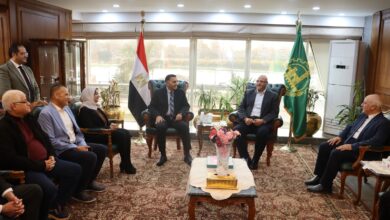 تكريم مستحق.. محافظ القليوبية يمنح درع المحافظة لأيمن عطية تقديرًا لجهوده في خدمة المواطنين
