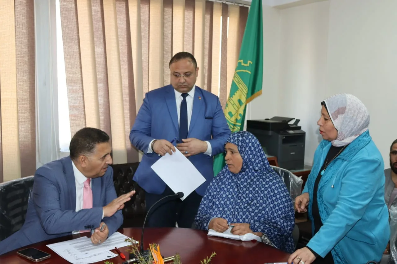 محافظ القليوبية يصدر قرارات فورية لدعم الحالات الإنسانية خلال لقاء جماهيري بطوخ محافظ القليوبية يصدر قرارات فورية لدعم الحالات الإنسانية خلال لقاء جماهيري بطوخ