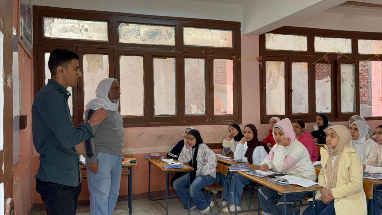 جامعة بنها تطلق مبادرة "ريادي صغير" بمدرسة طنط الجزيرة الإعدادية بطوخ لتنمية مهارات الابتكار لدى الطلاب جامعة بنها تطلق مبادرة "ريادي صغير" بمدرسة طنط الجزيرة الإعدادية بطوخ لتنمية مهارات الابتكار لدى الطلاب