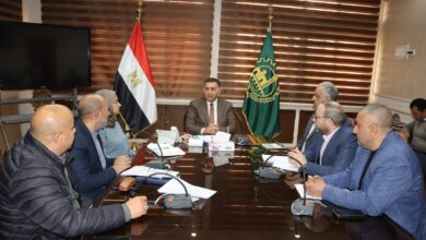 محافظ القليوبية يوجه بحسم ملف سيارات "السوزوكي" والتوكتوك غير المرخصة وضبط الشوارع بالكامل