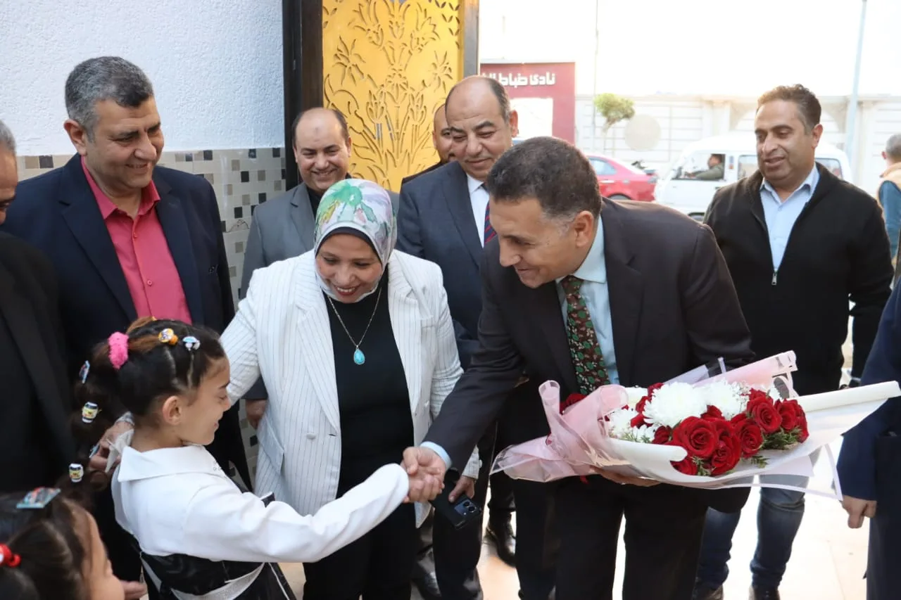 محافظ القليوبية يشارك فتيات مؤسسة البنات فرحة عيد الفطر ويؤكد دعمهن الكامل محافظ القليوبية يشارك فتيات مؤسسة البنات فرحة عيد الفطر ويؤكد دعمهن الكامل