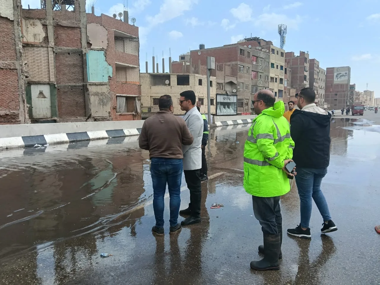 رئيس مياه القليوبية يتابع ميدانيًا جهود رفع تجمعات الأمطار: مستمرون حتى الانتهاء الكامل