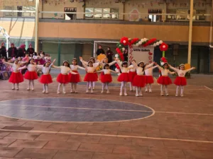 الشبان ببنها تحتفل بعيد الأم.. فعاليات تفاعلية وأجواء مليئة بالبهجة للأطفال وأولياء الأمور